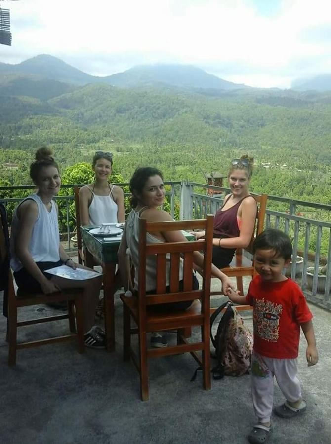 One Homestay And Warung موندوغْ المظهر الخارجي الصورة
